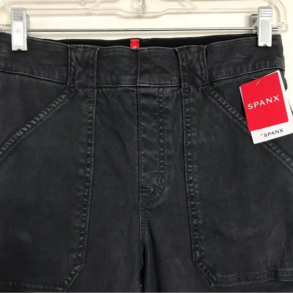 SPANX Stretch Twill Ankle Cargo Pants in Washed Black Size Large NEW Slimming